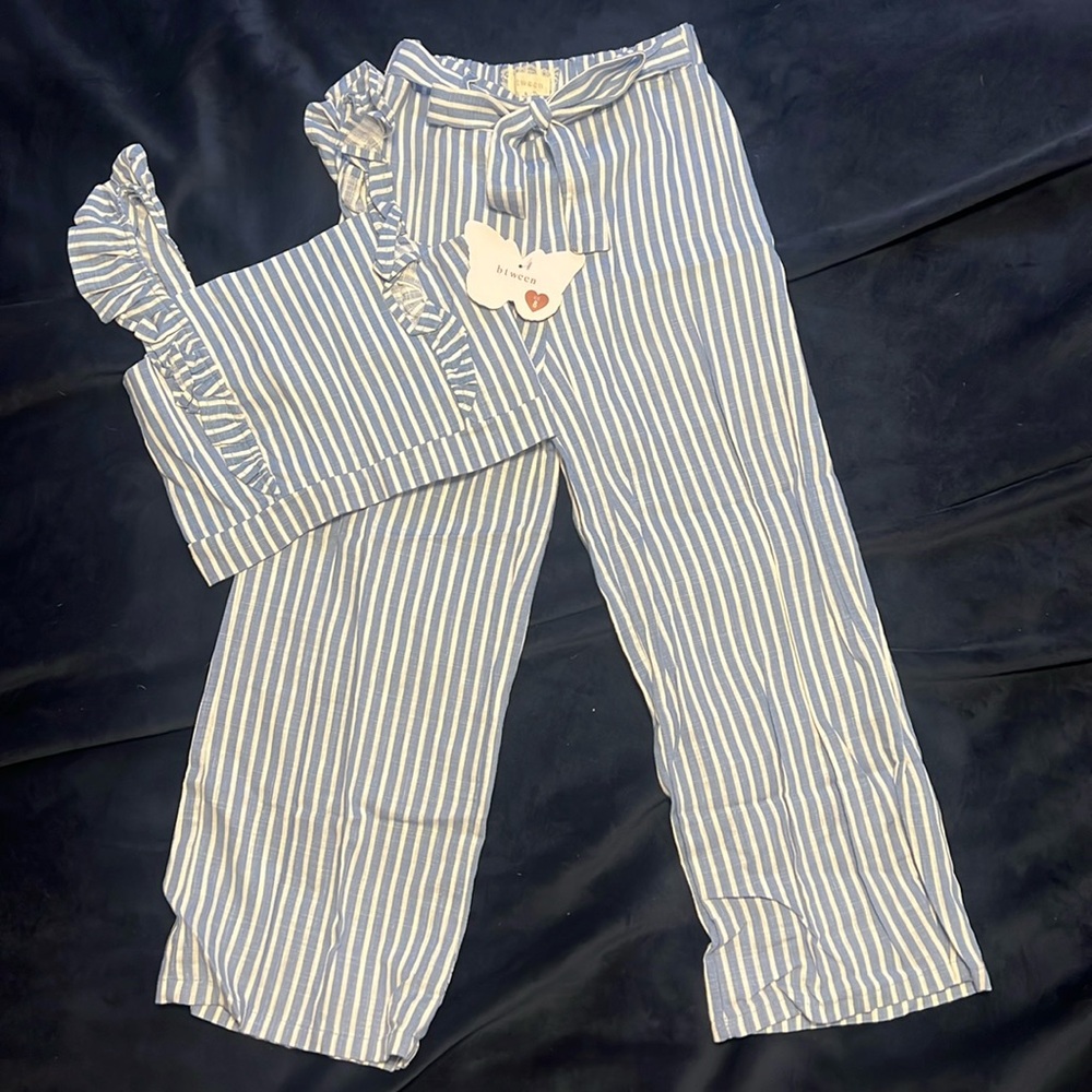 Cute linen set.